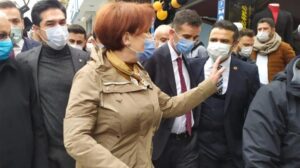 İYİ Parti lideri Meral Akşener'i sokak köpeği ısırdı