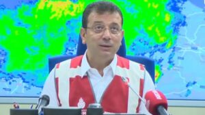 Son Dakika! İmamoğlu'ndan İstanbullulara çağrı: Yağış saat 15.00'e kadar sürecek, mecbur kalmadıkça dışarı çıkmayın