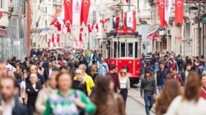2022'nin ikinci çeyreğinde Türkiye'deki işsiz sayısı 43 bin azalarak 3 milyon 654 bin kişi oldu