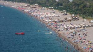 Antalya'da deniz suyu sıcaklığı, hava sıcaklığını geçti