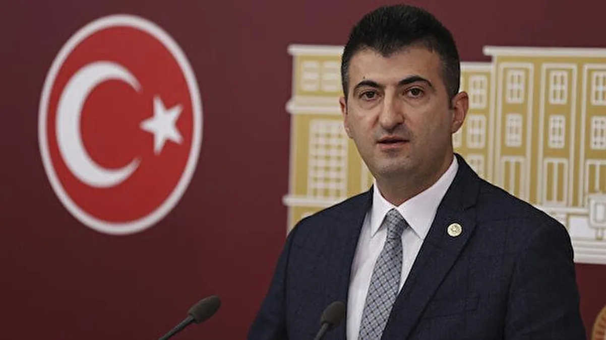 CHP'den istifa eden Mehmet Ali Çelebi, AK Parti'ye katılacağı iddialarını yalanladı: Bağımsız olarak devam edeceğim