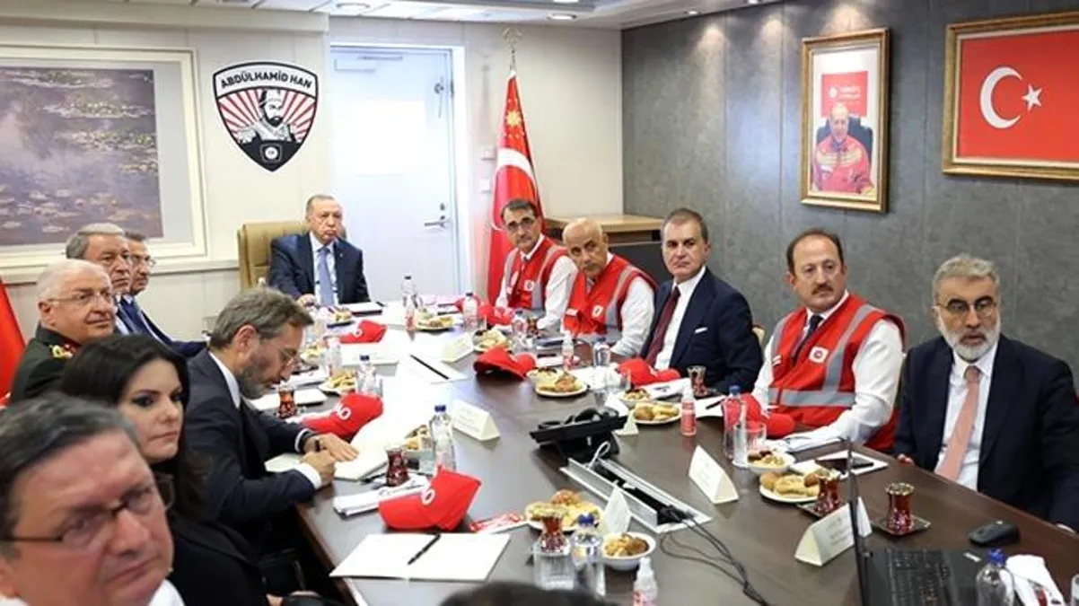 Cumhurbaşkanı Erdoğan 4. sondaj gemisi Abdülhamid Han'da! Bilgi aldığı kamarada dikkat çeken detay
