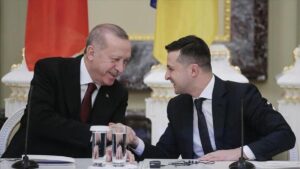 Dünyanın gözü kritik zirvede! Cumhurbaşkanı Erdoğan Ukrayna'ya gitti, çantasında 2 önemli dosya var